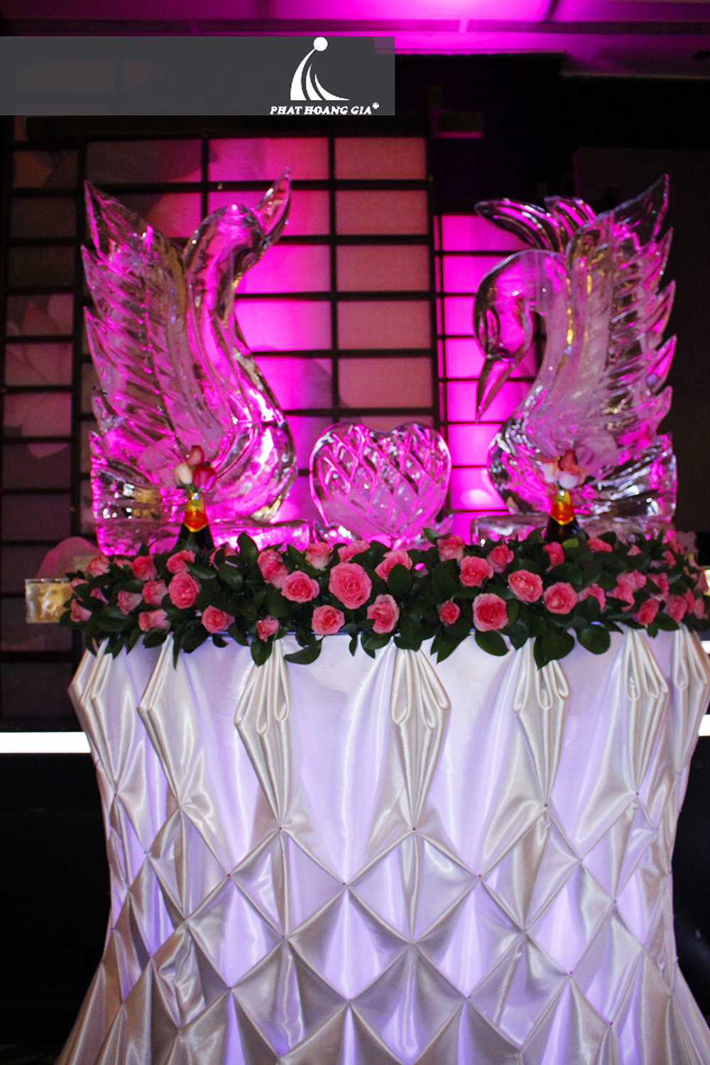 trang trí tiệc cưới trọn gói