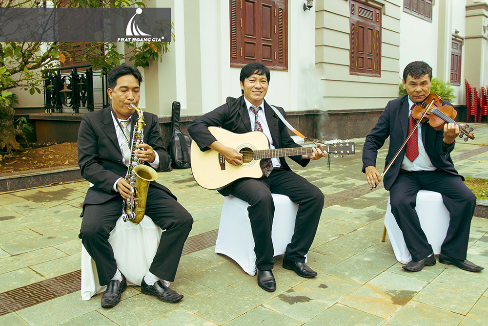 cung cấp ban nhạc đón khách