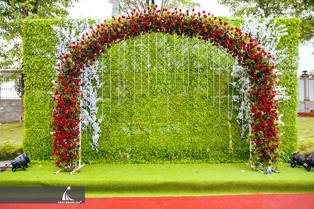 trang trí tiệc cưới trọn gói ngoài trời