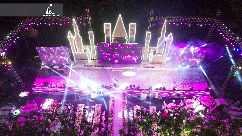trang trí tiệc cưới trọn gói ngoài trời