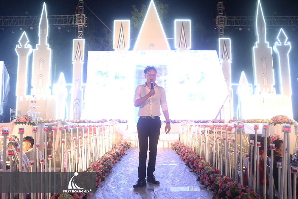 trang trí tiệc cưới trọn gói ngoài trời