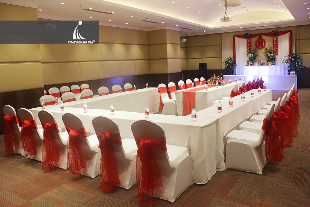 cho thuê bàn tiệc đám cưới