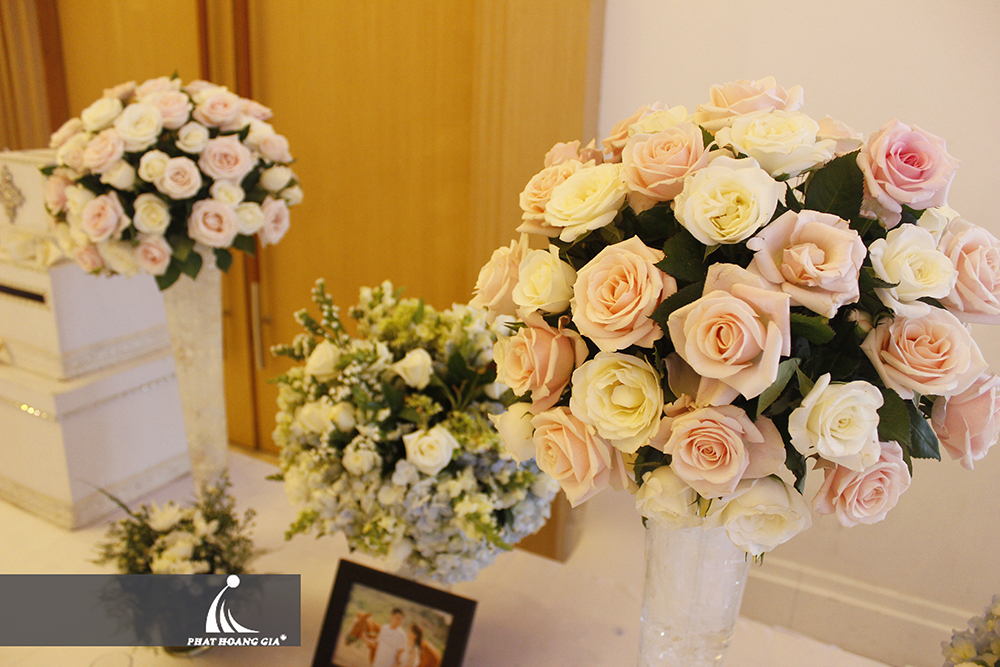 trang trí bàn gallery