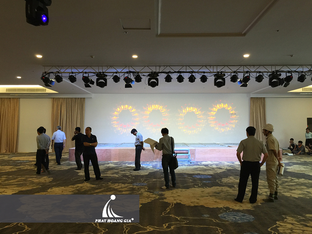 cho thuê ánh sáng