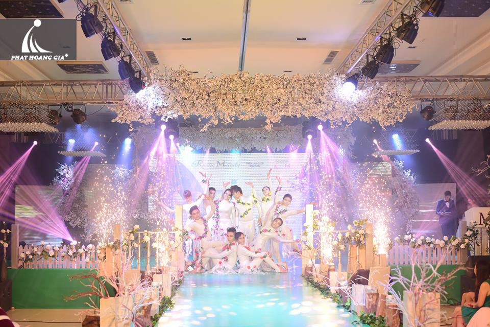 trang trí tiệc cưới