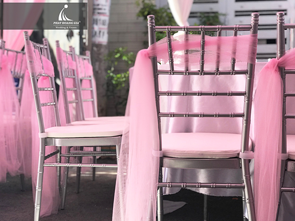 cho thuê ghế tiffany