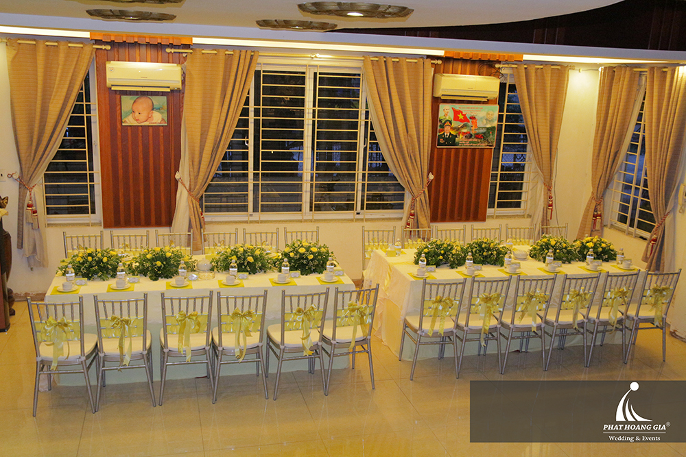 lễ gia tiên tone vàng chanh