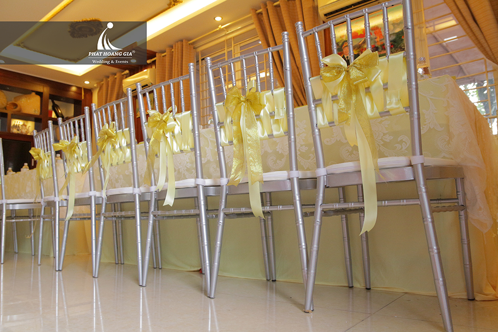 lễ gia tiên tone vàng chanh