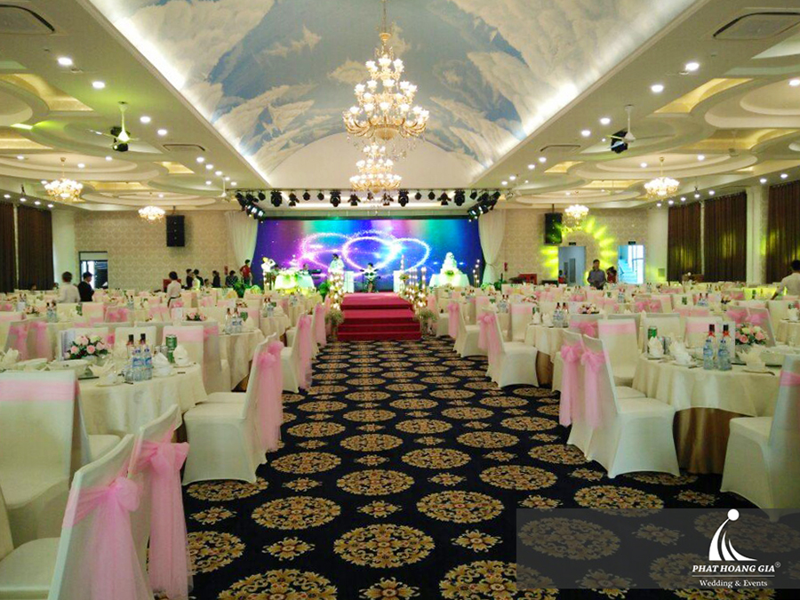 thiết kế nội thất nhà hàng