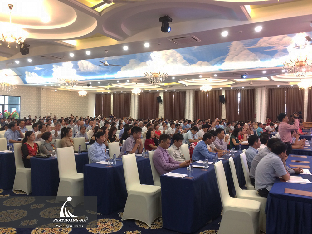 thiết kế nội thất nhà hàng