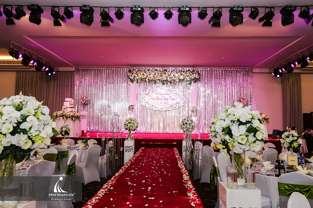 lắp đặt âm thanh- ánh sáng nhà hàng tiệc cưới