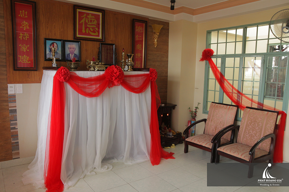 trang trí gia tiên tone đỏ