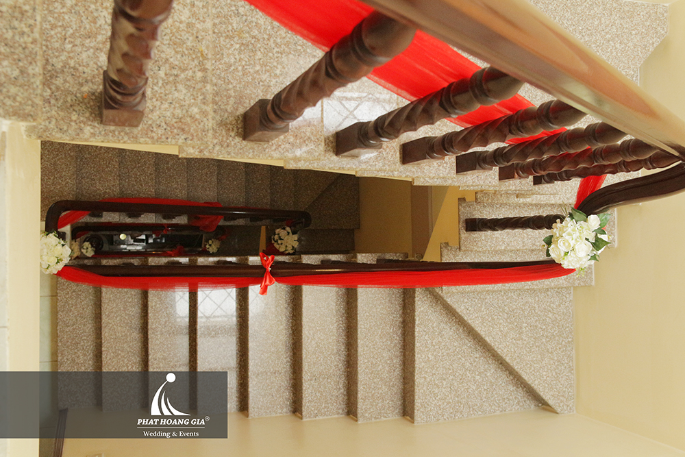 trang trí gia tiên tone đỏ