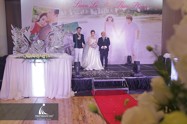 cung cấp âm thanh ánh sáng tiệc cưới