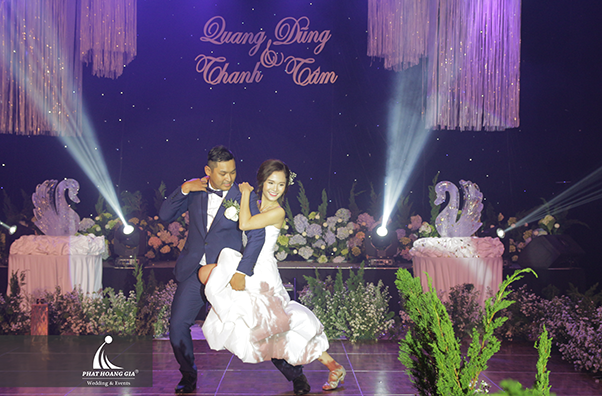 cung cấp âm thanh ánh sáng tiệc cưới