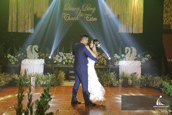 cung cấp âm thanh ánh sáng tiệc cưới