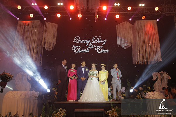 cung cấp âm thanh ánh sáng tiệc cưới