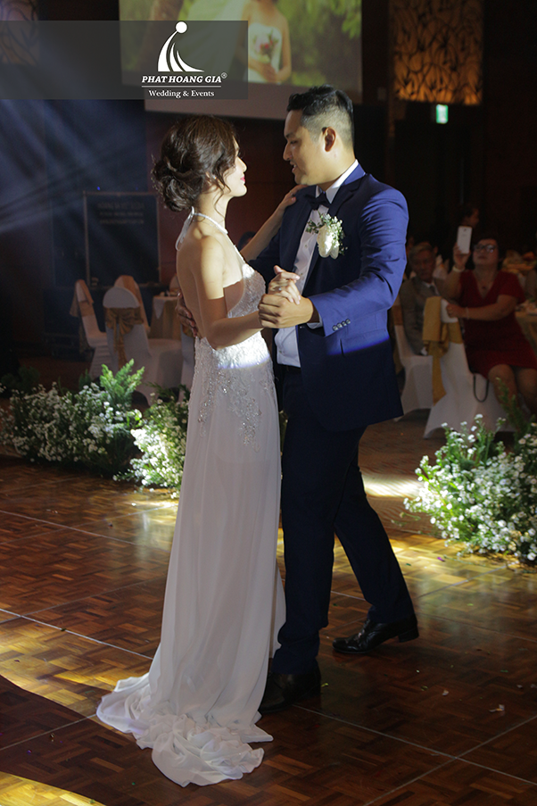 cung cấp âm thanh ánh sáng tiệc cưới