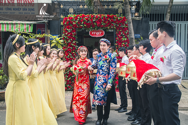 trang trí gia tiên tone đỏ