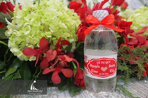 trang trí gia tiên tone đỏ