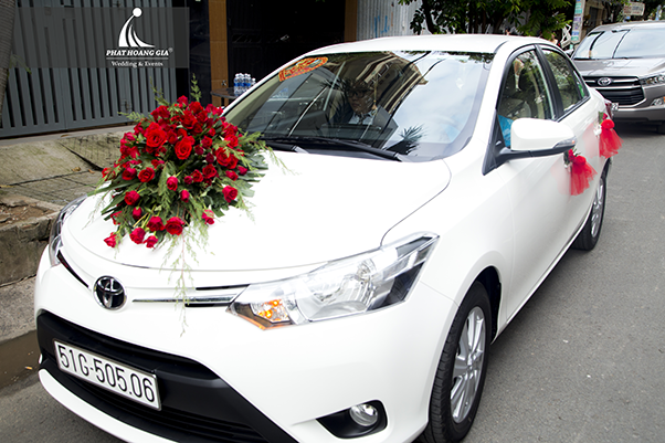 trang trí gia tiên tone đỏ