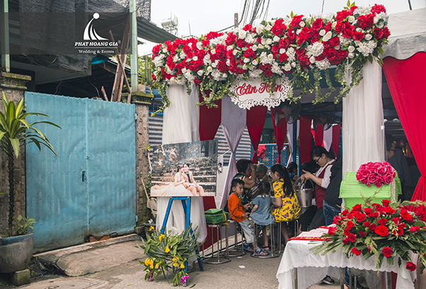 trang trí cổng hoa