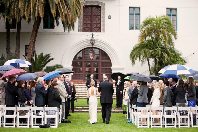 Nỗi lo đám cưới mùa mưa, cần chuẩn bị những gì?