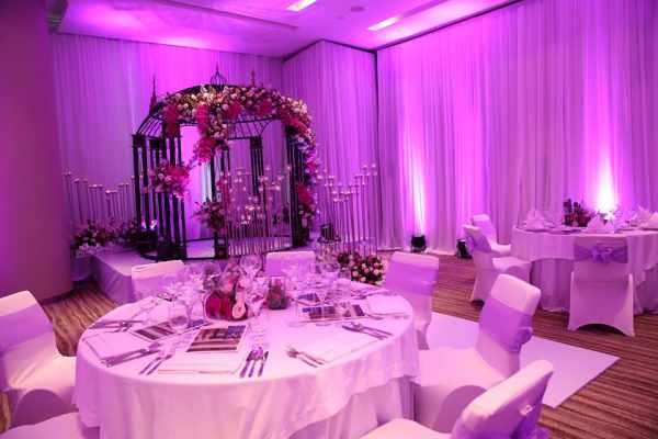 đám cưới màu tím
