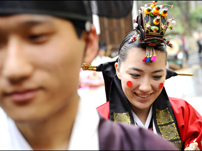 NGUYÊN TẮC GÓP TIỀN CƯỚI TẠI CÁC QUỐC GIA