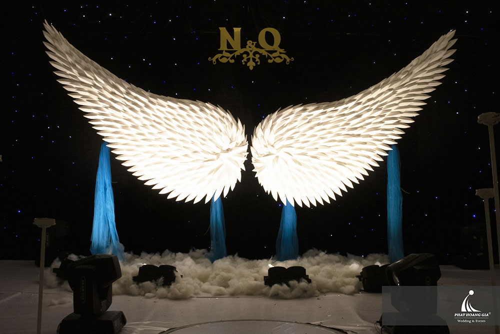 Trang trí tiệc cưới Phát Hoàng Gia