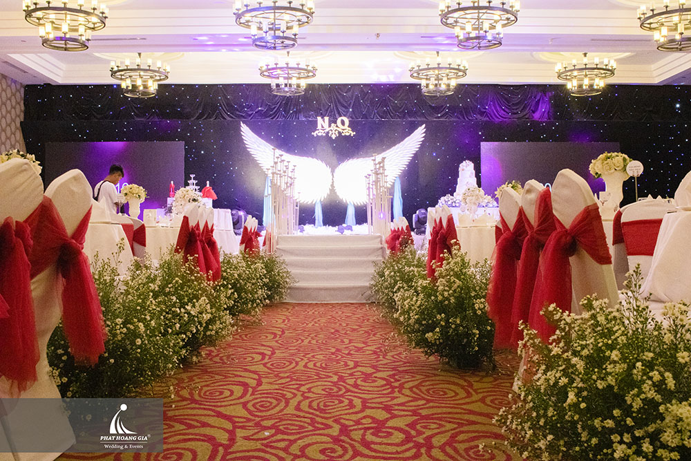 Trang trí tiệc cưới Phát Hoàng Gia