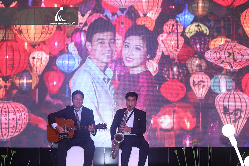 ban nhạc đón khách 