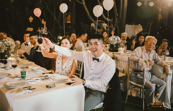 Khu vực dùng tiệc