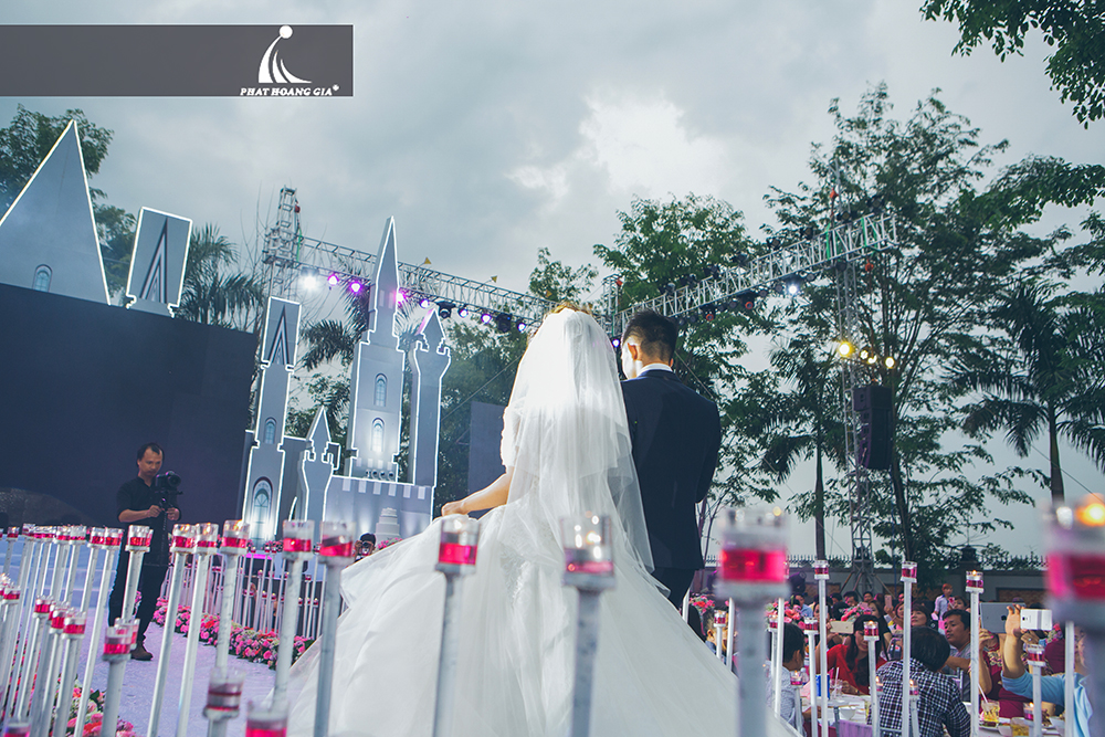 TRANG TRÍ TIỆC CƯỚI TRỌN GÓI