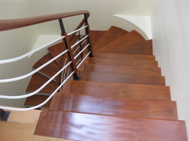 Mặt bậc gỗ tụ nhiên MB03