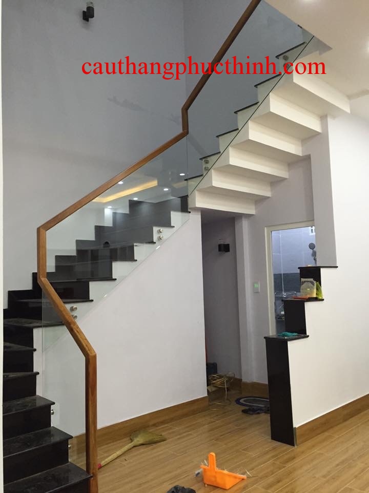 Cầu thang kính CTK13