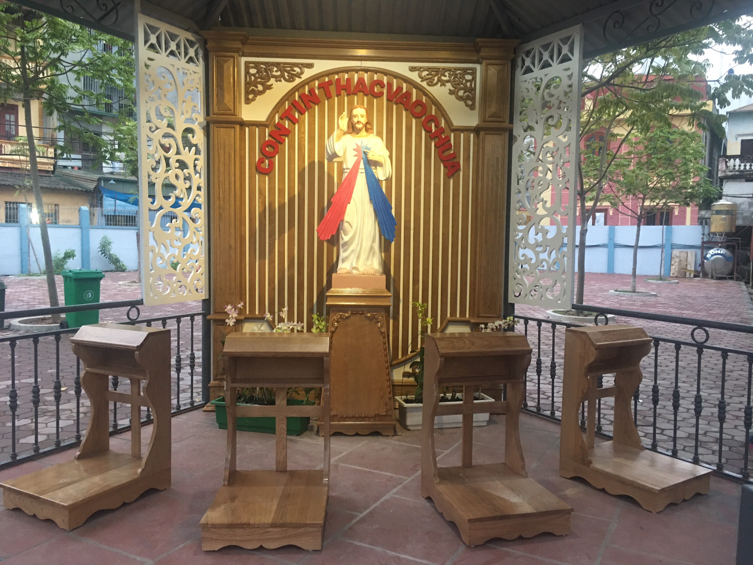 ĐÀI LÒNG CHÚA THƯƠNG XÓT NHÀ THỜ NGỌC MẠCH