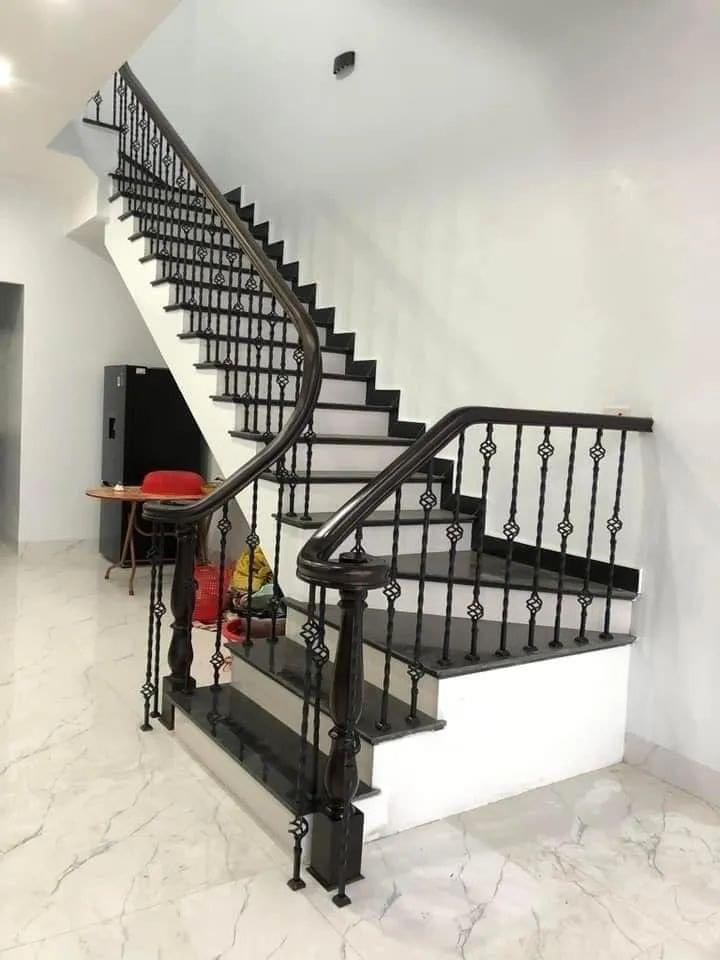 Cầu thang sắt CTS09