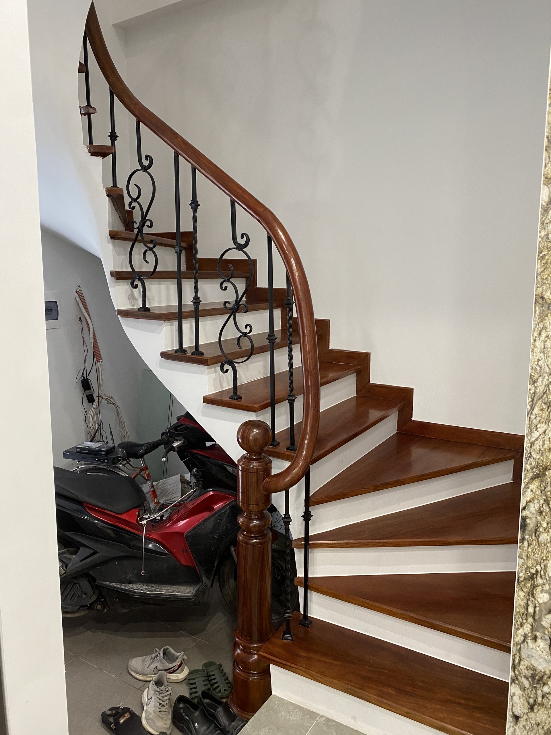 Cầu thang sắt CTS10