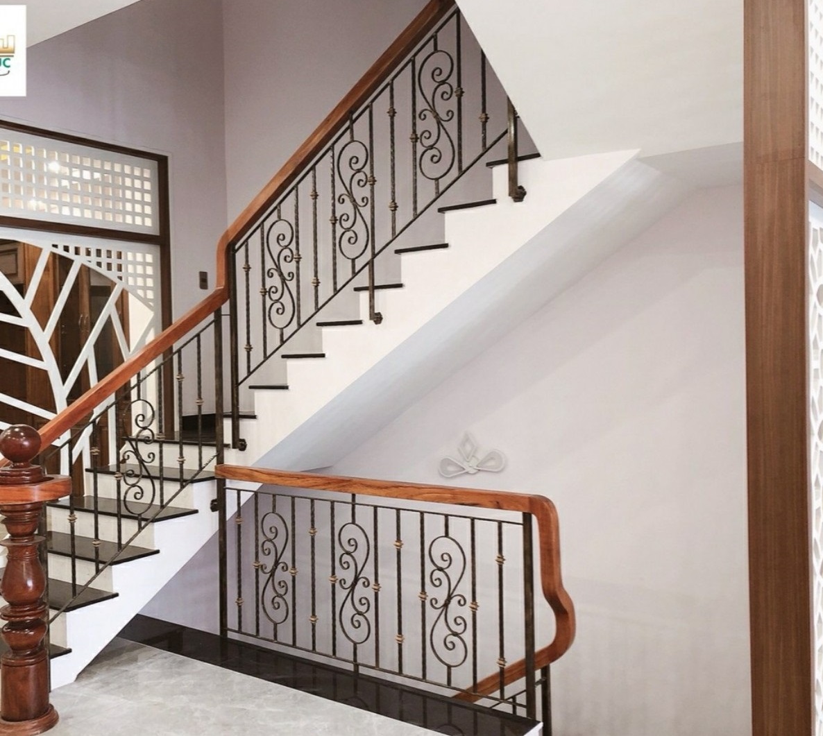 cầu thang sắt CTS18