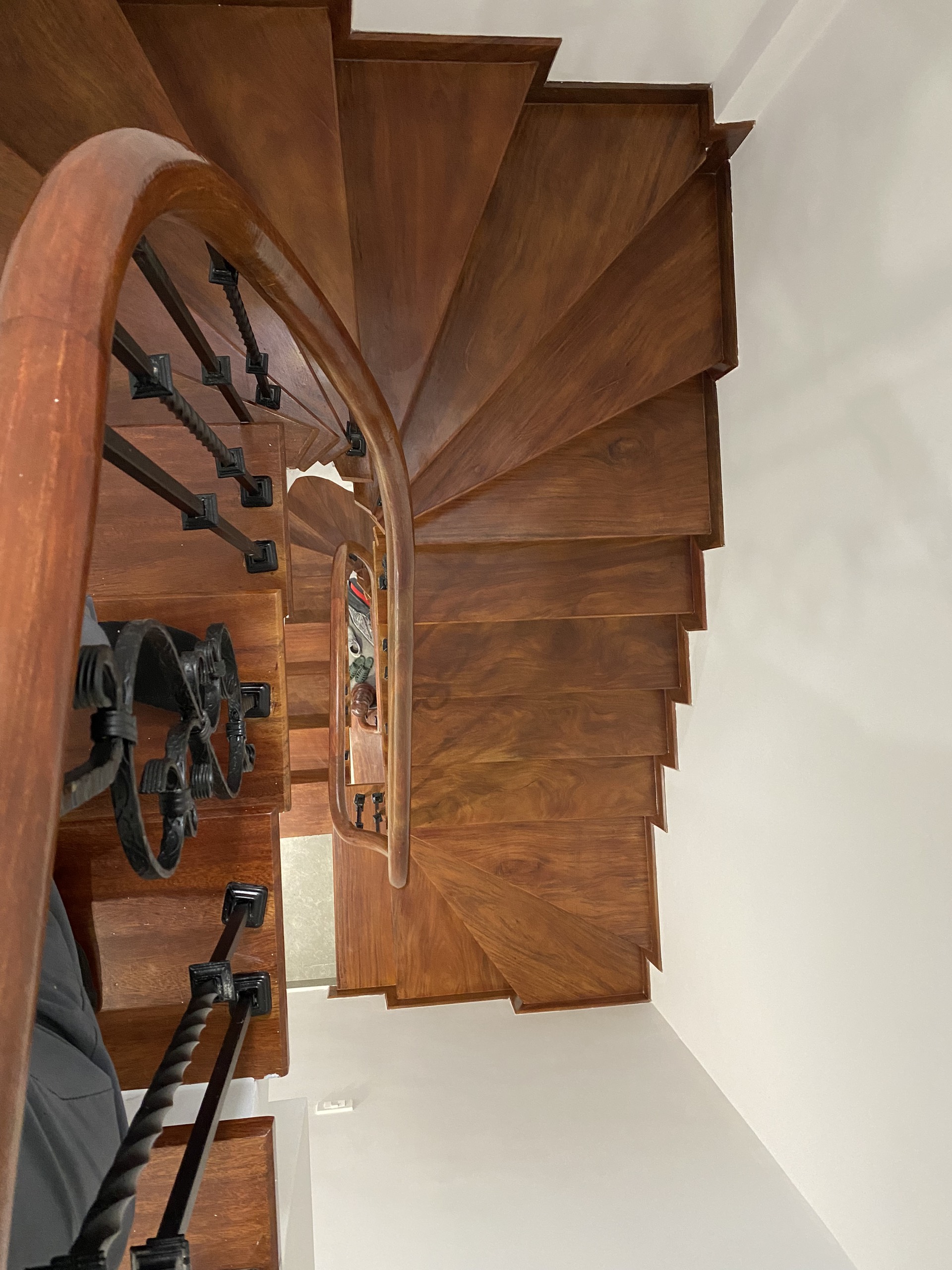 Mặt bậc gỗ tụ nhiên MB02