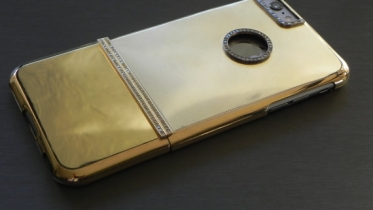 Cận cảnh chiếc ốp lưng giá hơn 420 triệu đồng cho iPhone