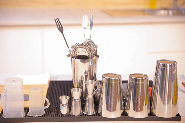 Dụng cụ pha chế quầy bar