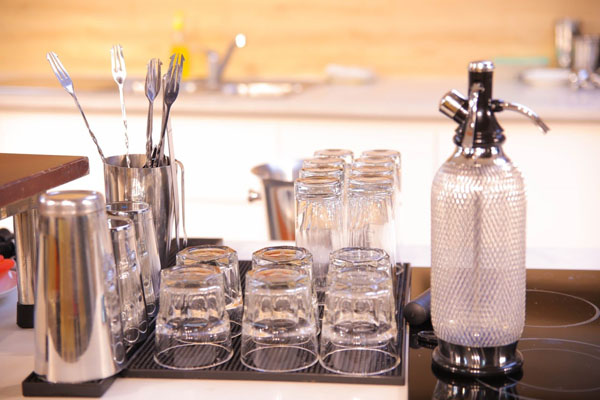 Dụng cụ pha chế quầy bar