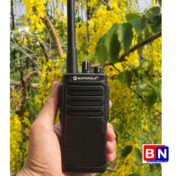 Máy Bộ đàm cầm tay Motorola M11 – Âm thanh trong và sóng Khỏe