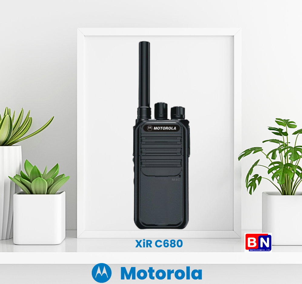 Máy bộ đàm Motorola XiR C680 trang bị thêm cổng sạc Type C