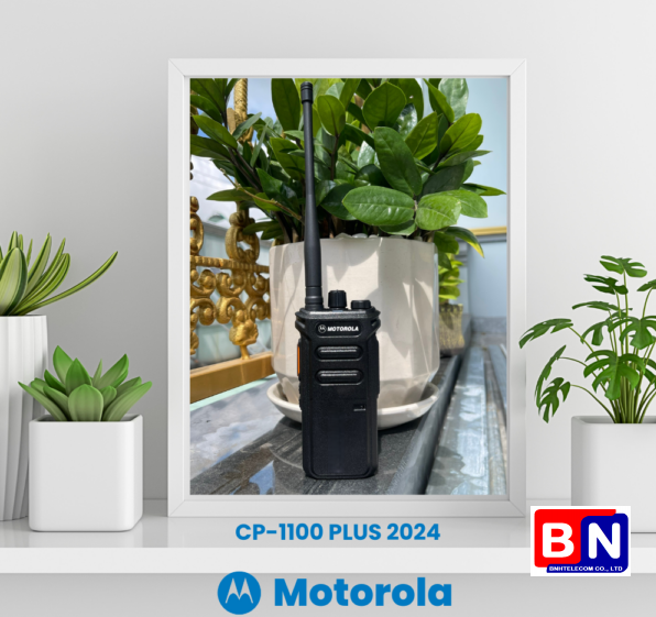 Máy bộ đàm Motorola CP-1100 Plus trang bị thêm cổng sạc TYPE C và Pin 7800 mAh