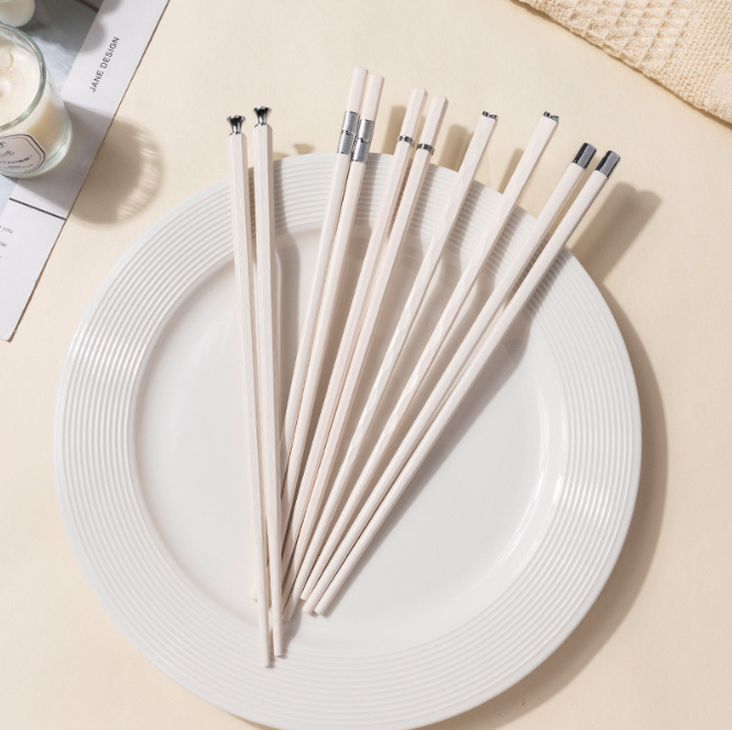 set-5-doi-dua-thuy-tinh-ma-bac (1)