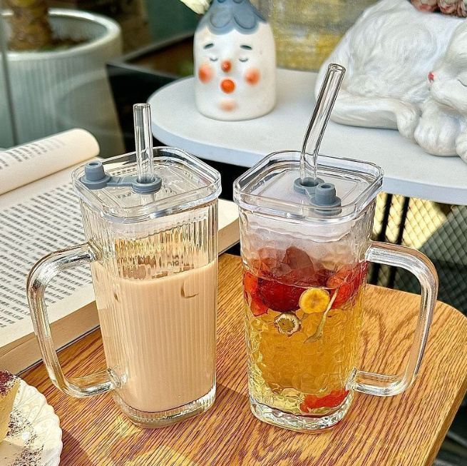 ly-thuy-tinh-co-ong-hut (1)