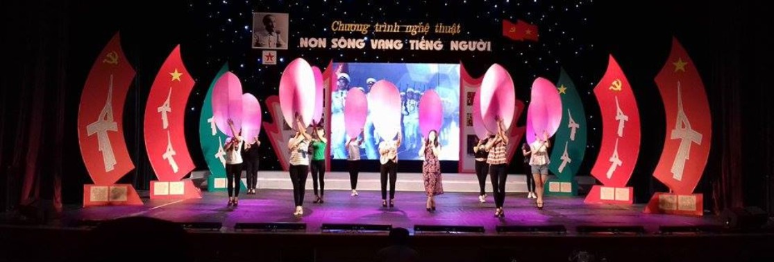 non sông vang tiếng người